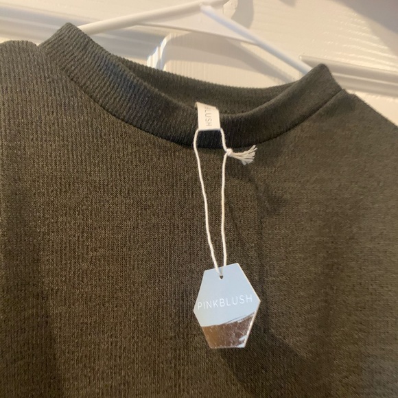 Olive green pinkblush maternity dress! - Picture 3 of 4